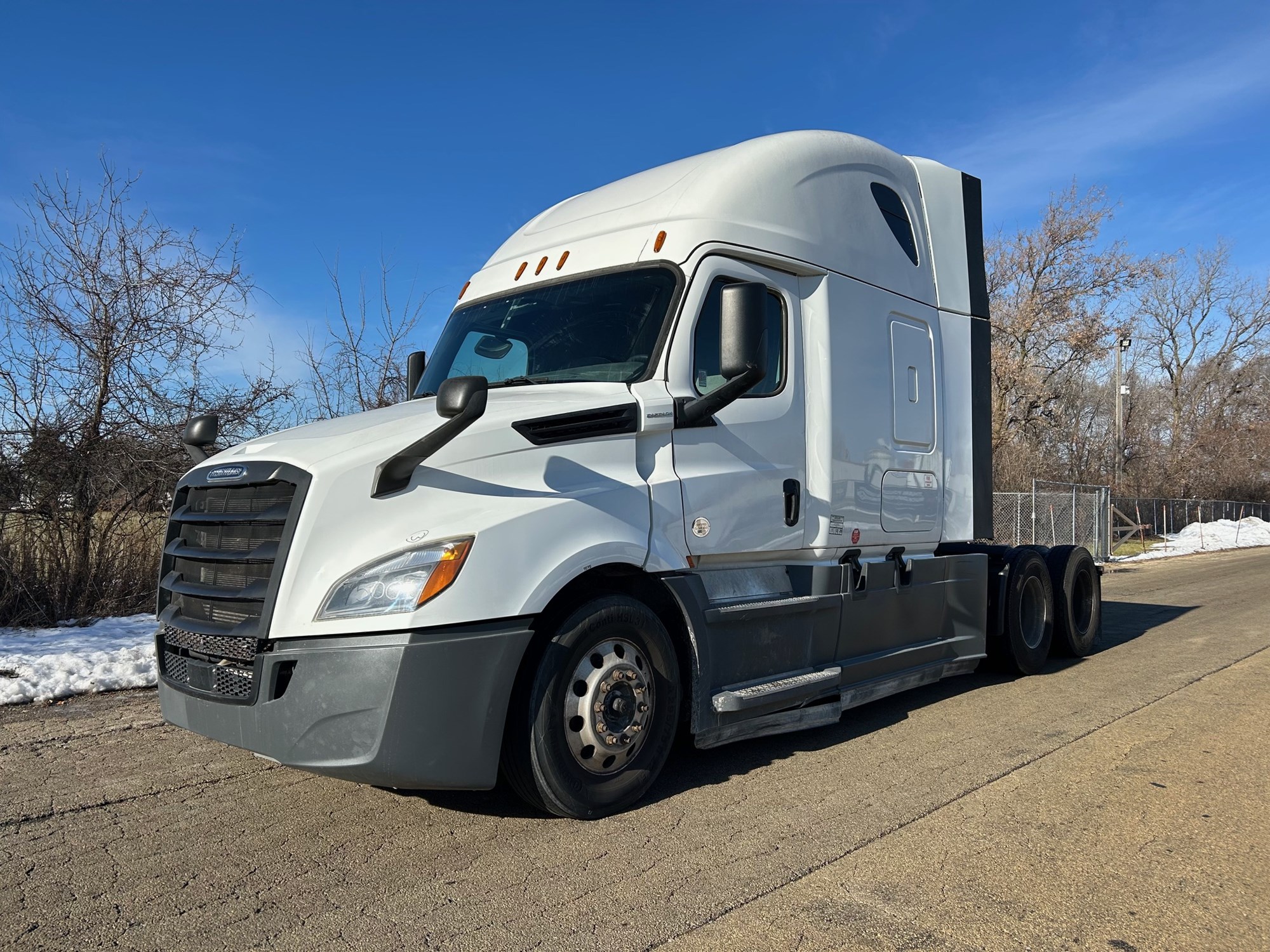 2018 Freightliner Cascadia - image 2