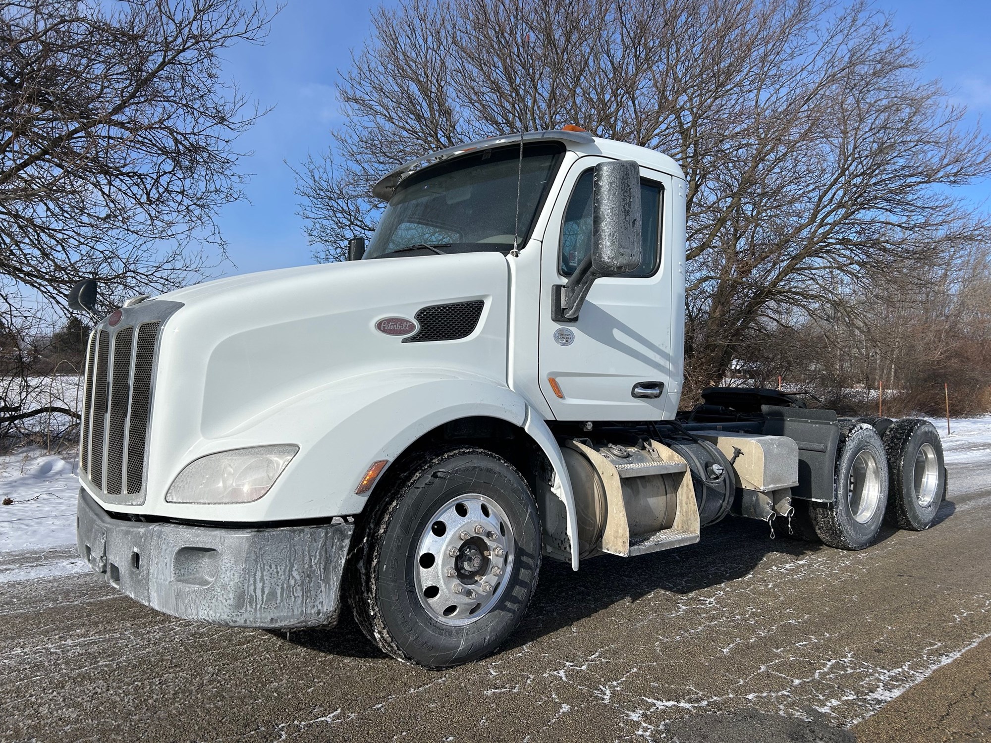 2021 Peterbilt 579 - image 2