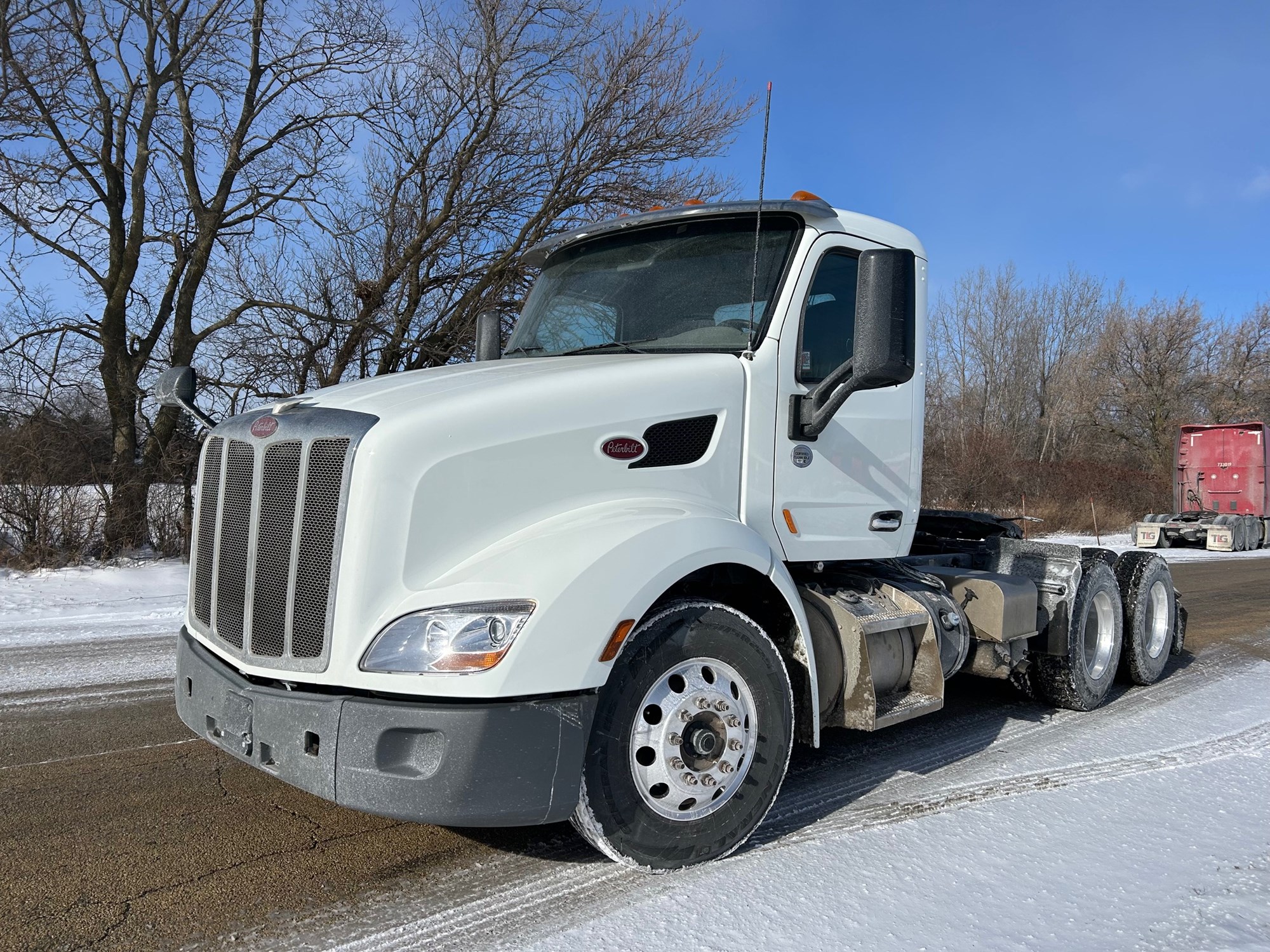 2021 Peterbilt 579 - image 2