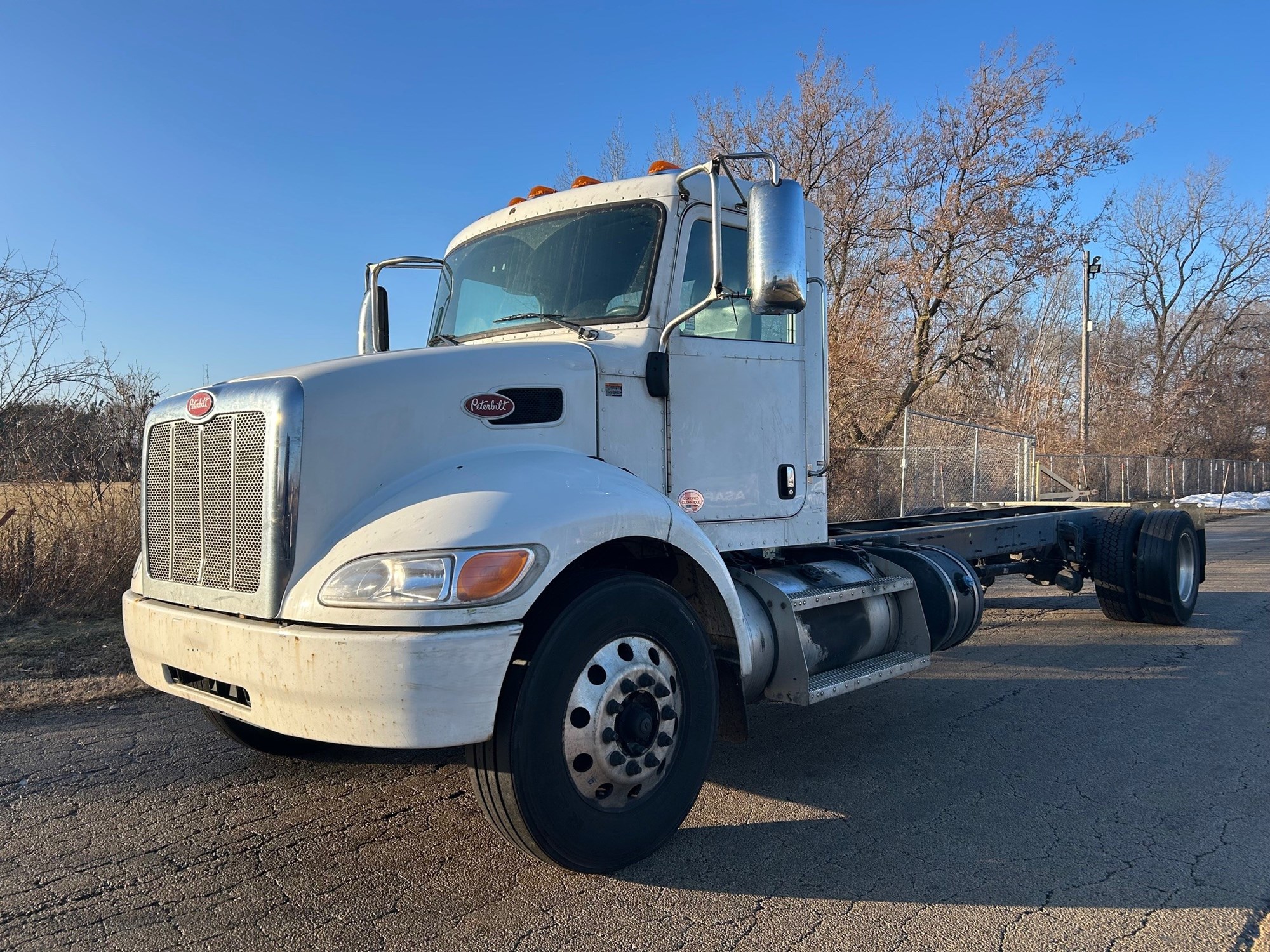 2021 Peterbilt 337 - image 2