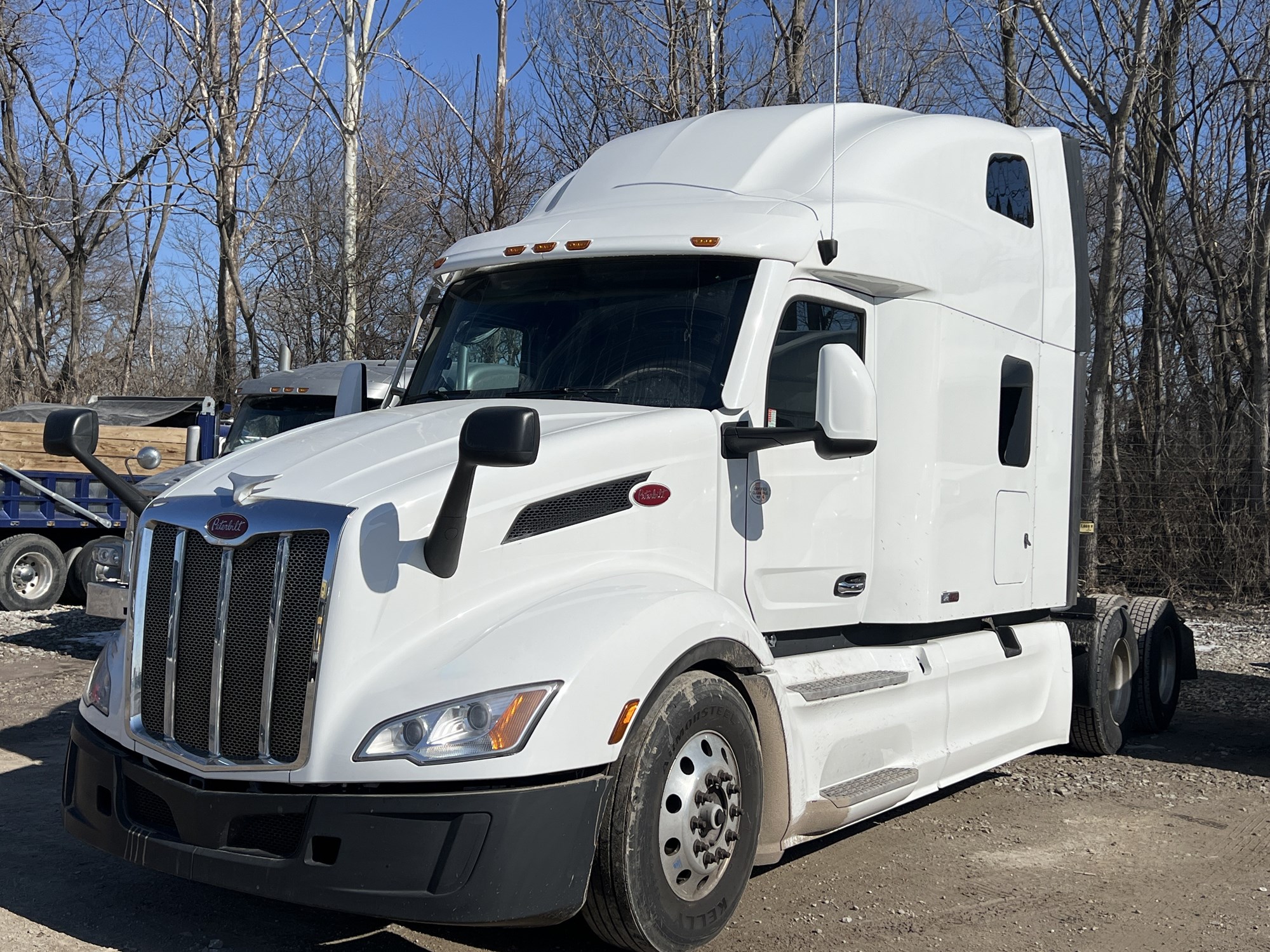 2023 Peterbilt 579 - image 2