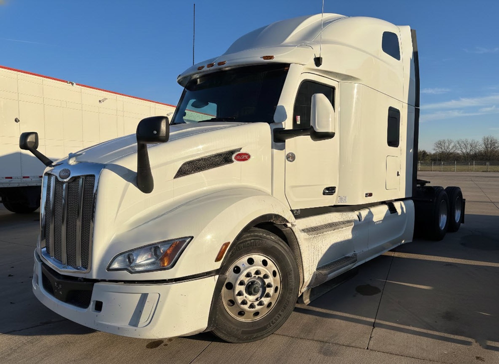 2023 Peterbilt 579 - image 2