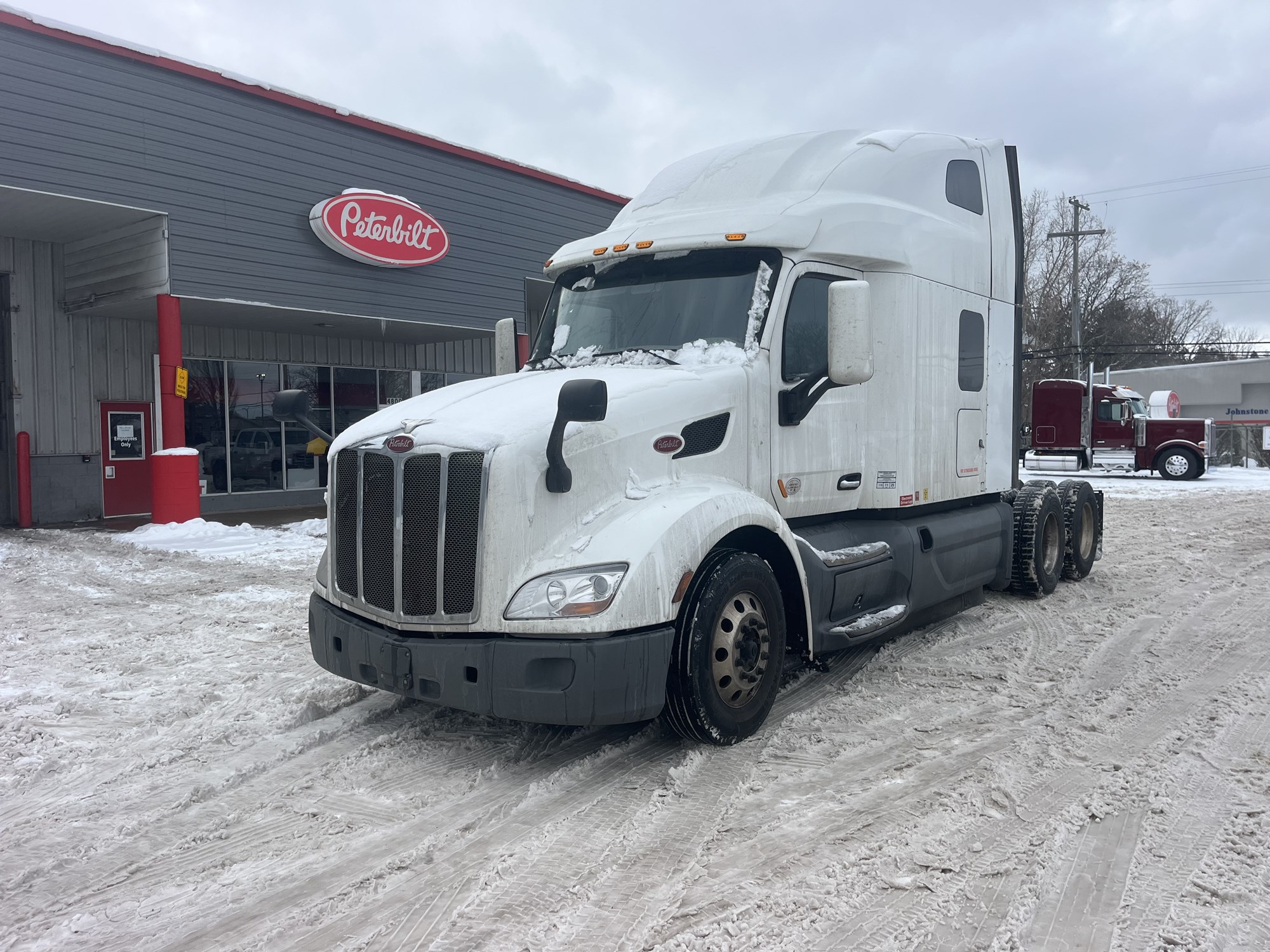 2021 Peterbilt 579 - image 2