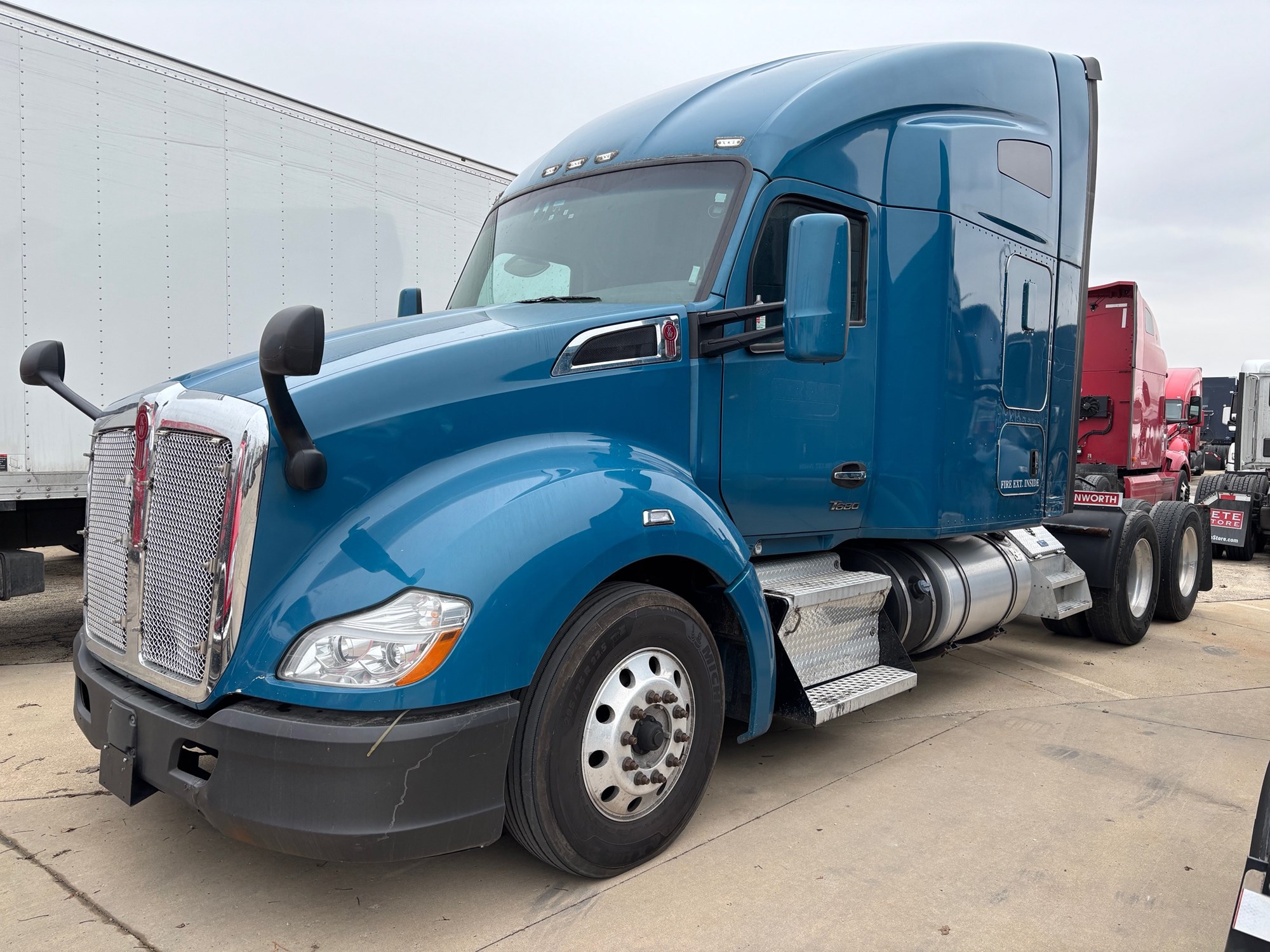 2022 Kenworth T680 - image 2