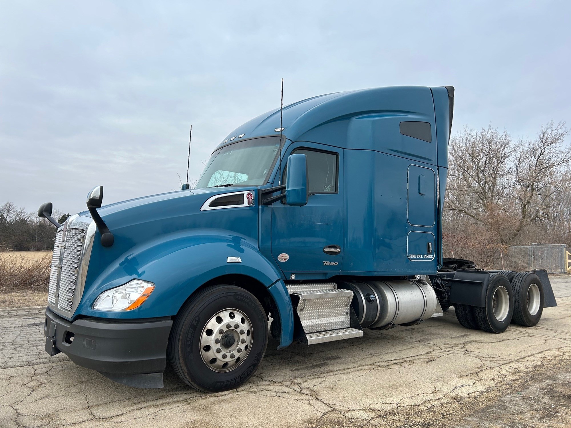 2022 Kenworth T680 - image 2