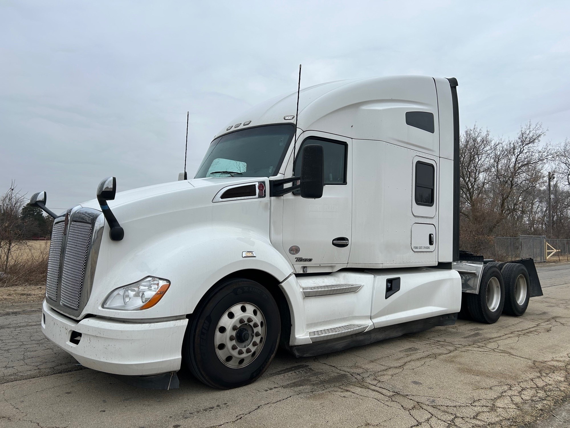 2022 Kenworth T680 - image 2