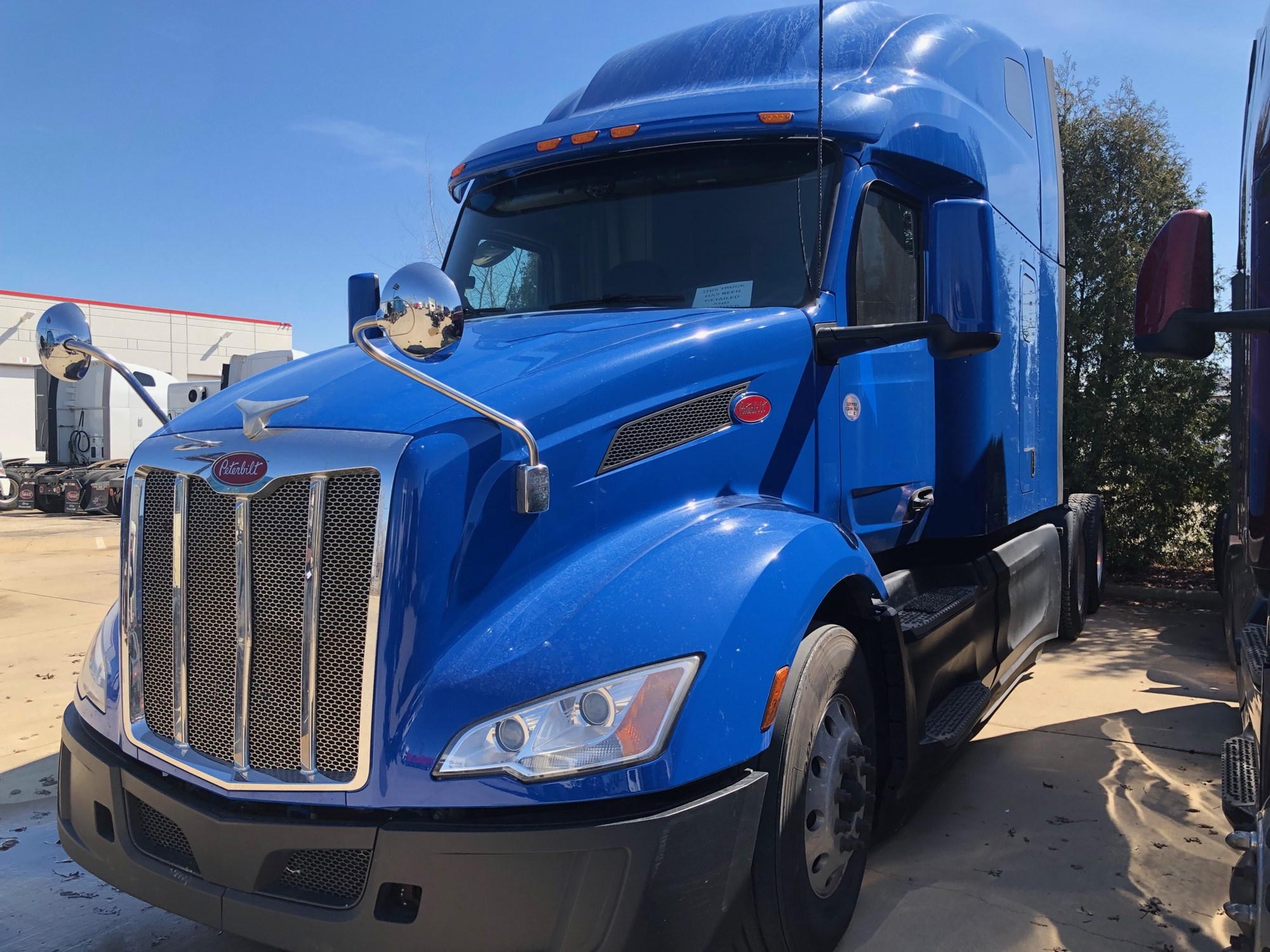 2022 Peterbilt 579 - image 2