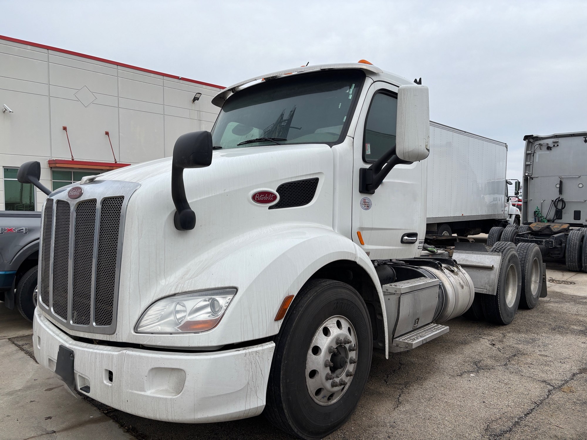 2020 Peterbilt 579 - image 2