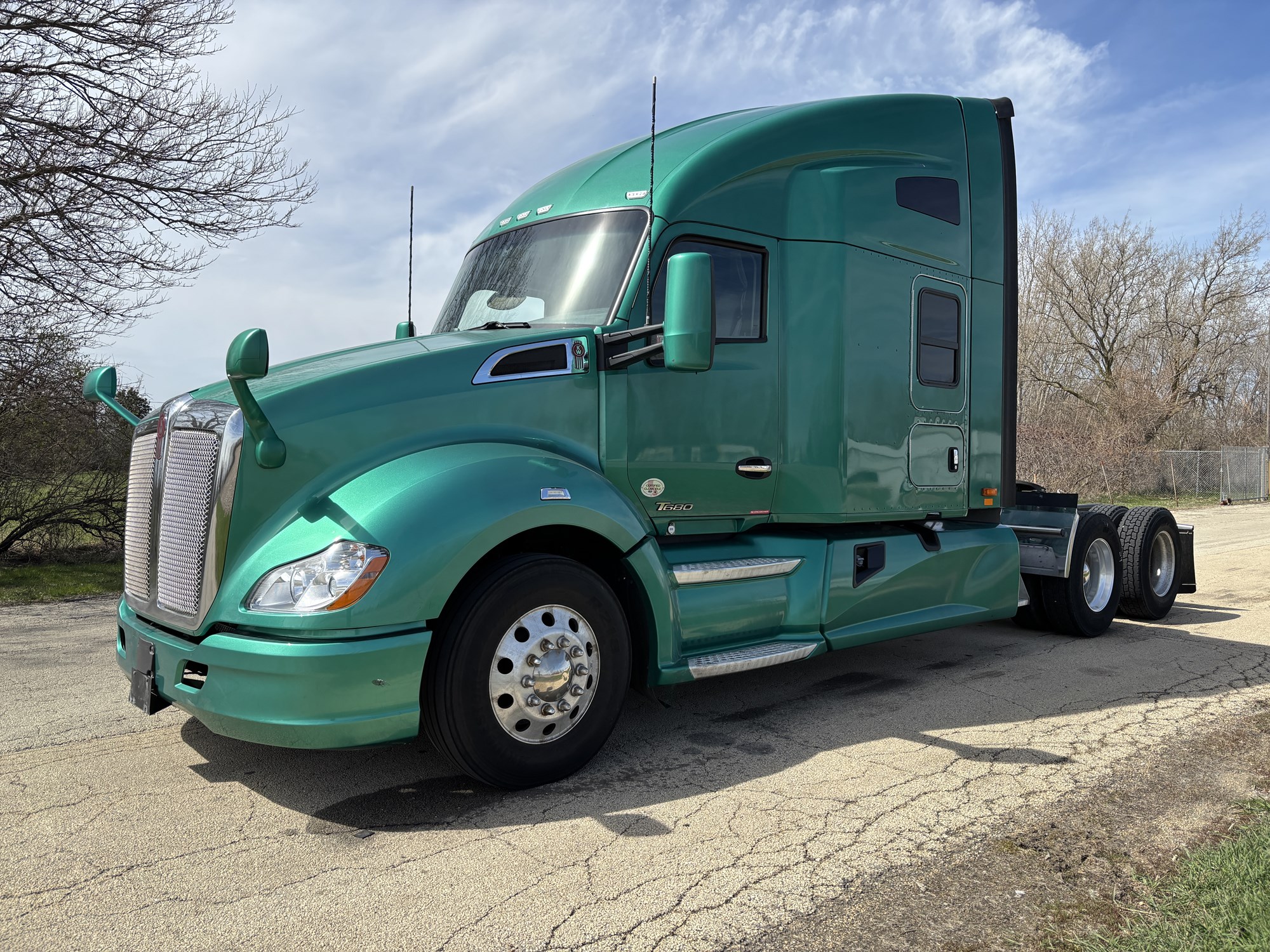 2022 Kenworth T680 - image 2