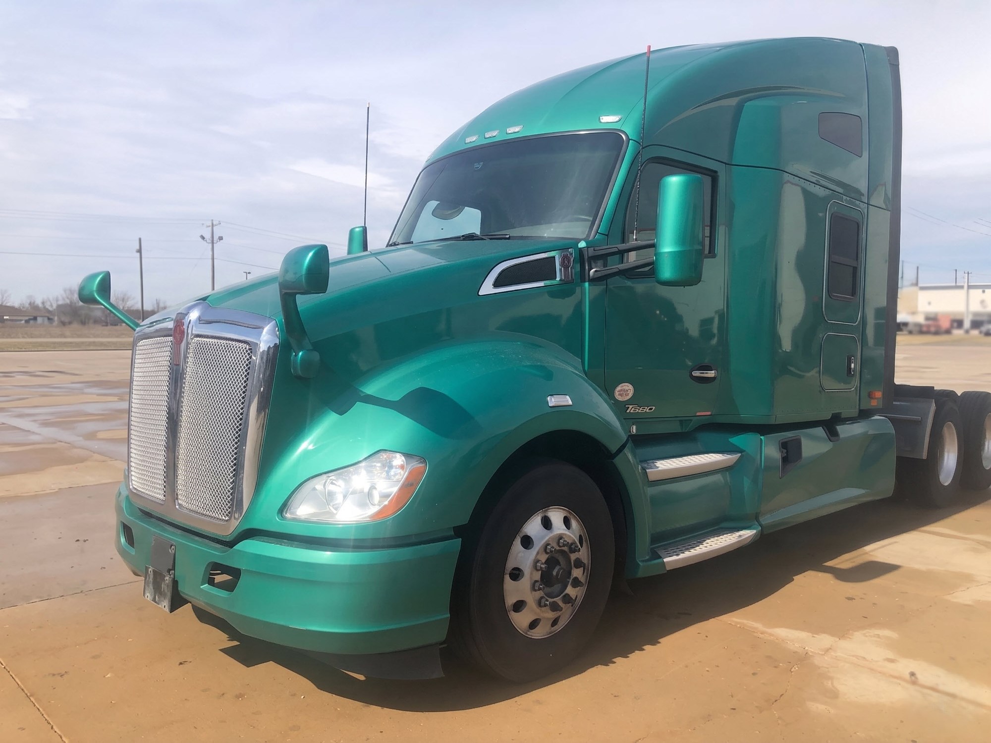 2022 Kenworth T680 - image 2