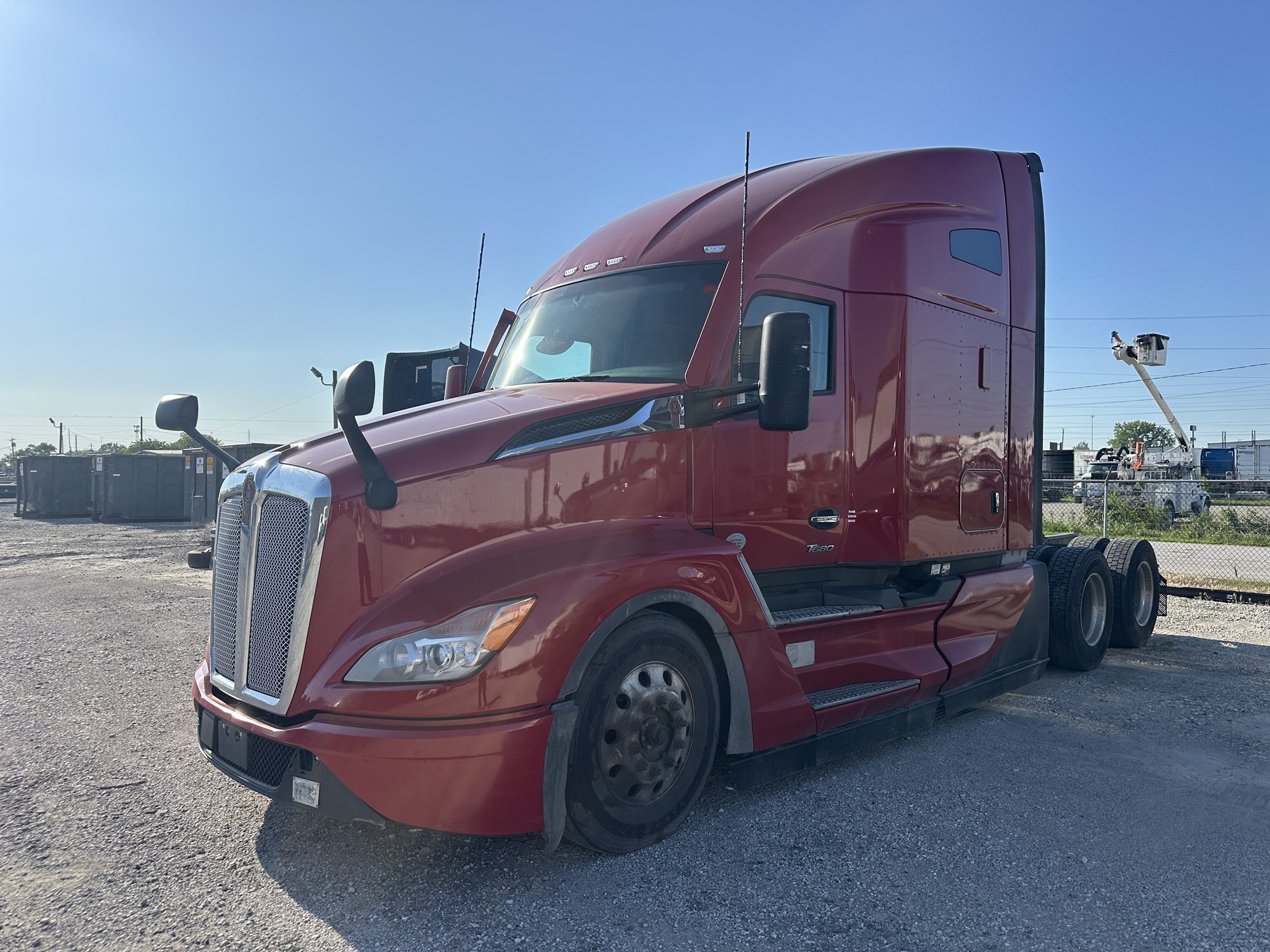 2022 Kenworth T680 in Indianapolis — photo 2
