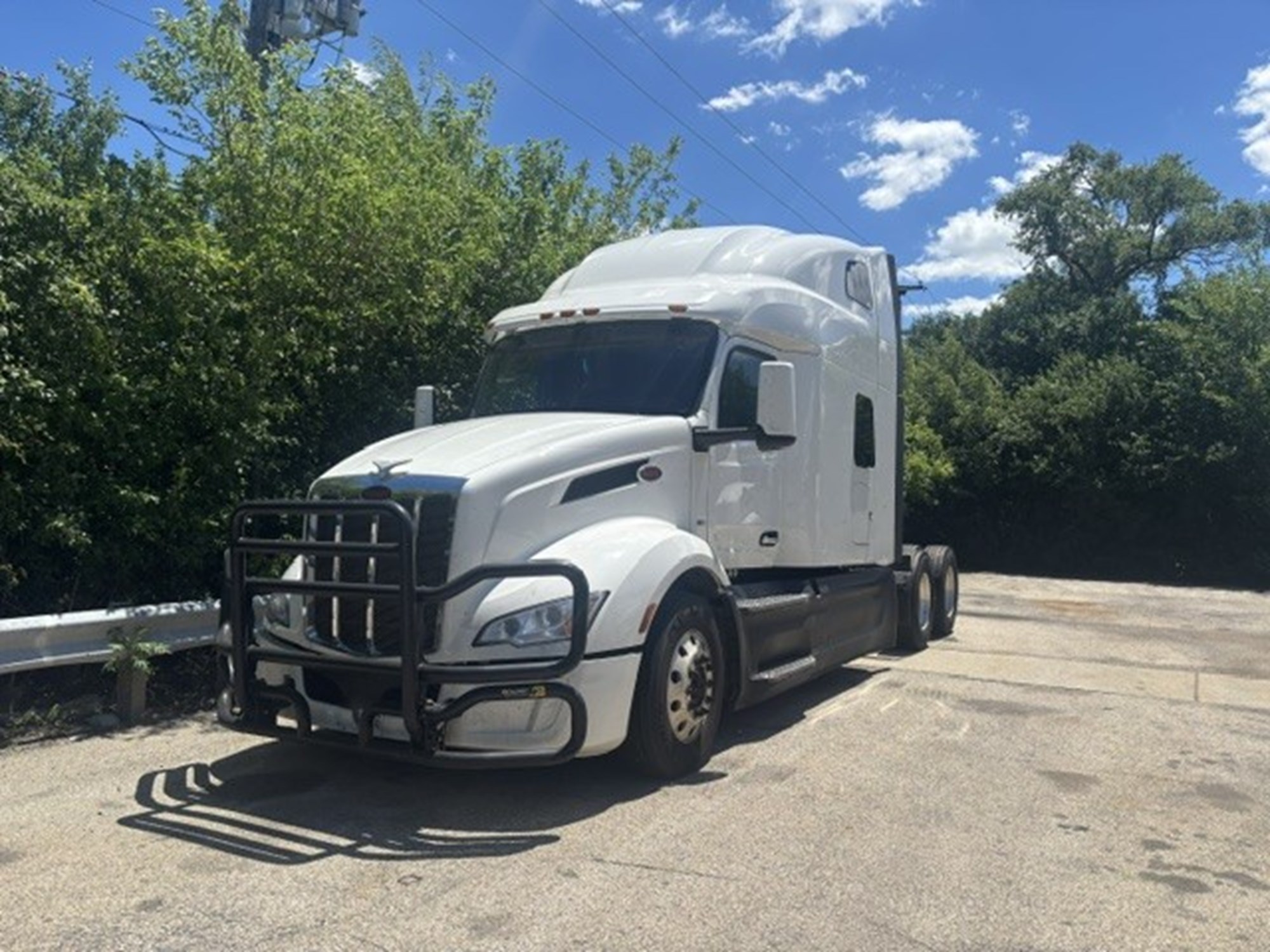 2023 Peterbilt 579 in Elmhurst — photo 2
