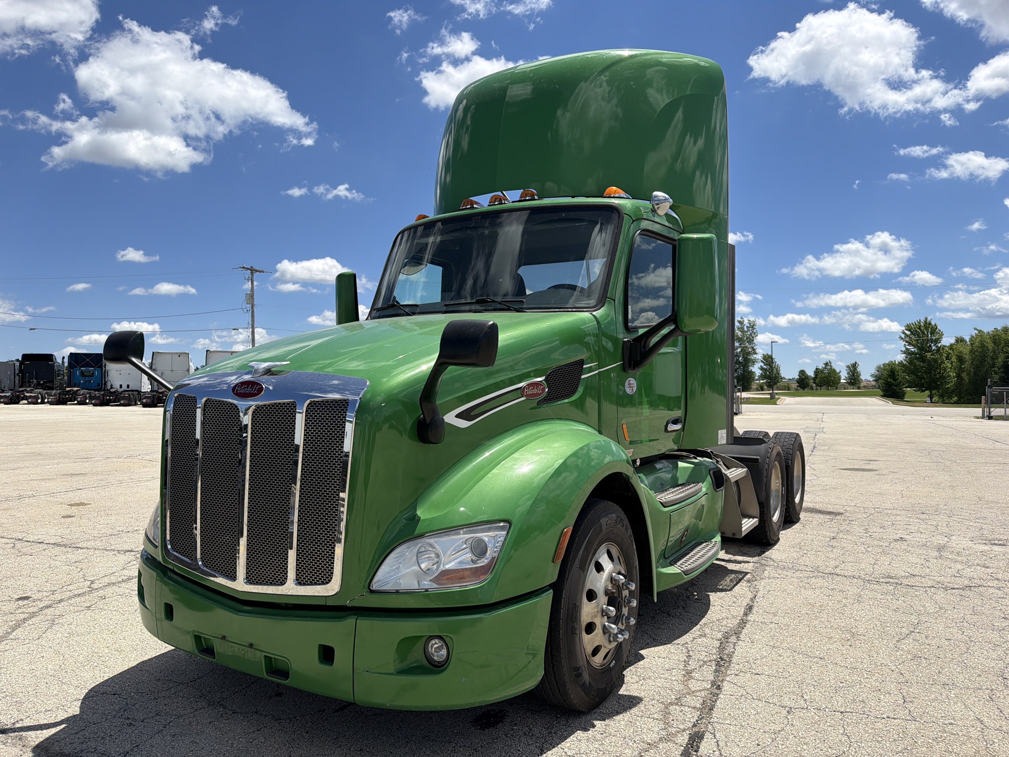 2020 Peterbilt 579 in Waukesha — photo 2