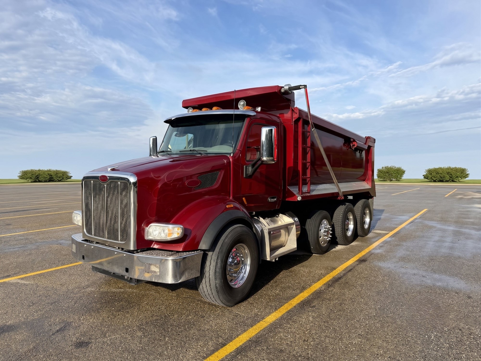 2017 Peterbilt 567 in Indianapolis — photo 2