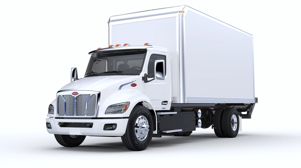 Used Peterbilt 536EV electric box truck exterior view