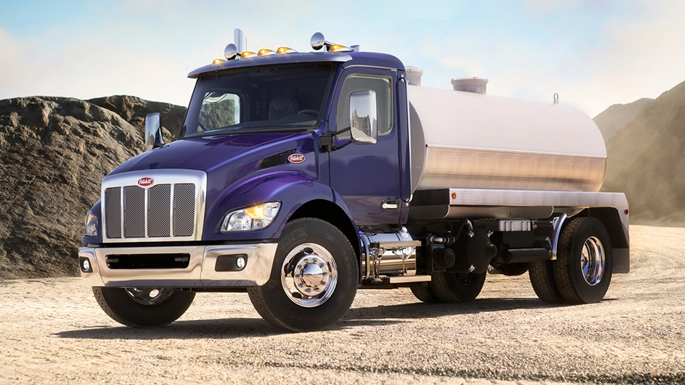 Used Peterbilt 537 water truck exterior view
