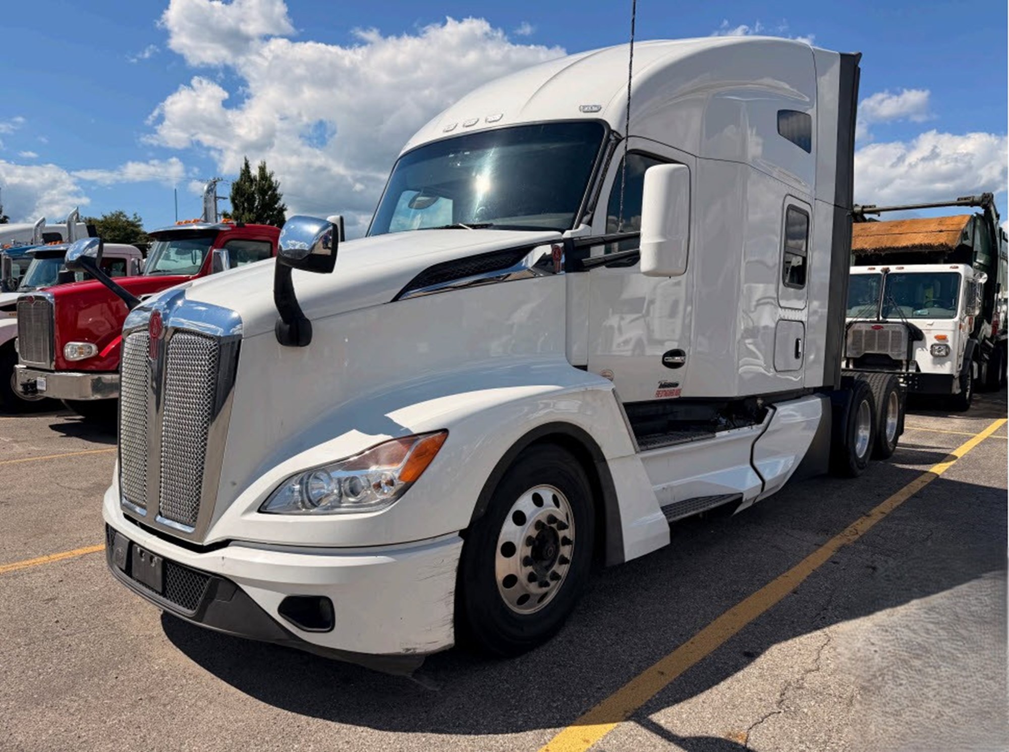 2024 Kenworth T680 in Grand Rapids — photo 2
