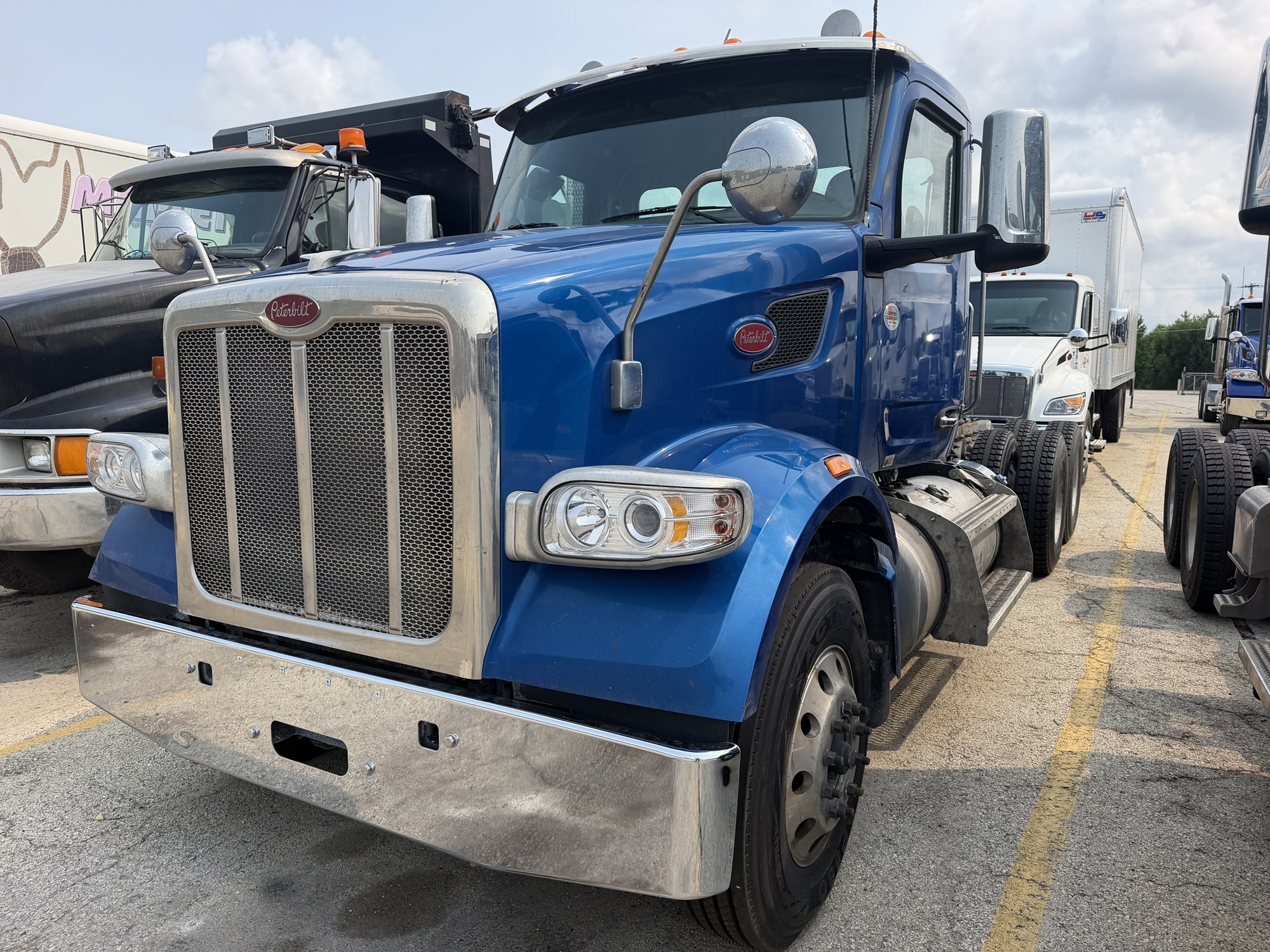 2025 Peterbilt 567 in Waukesha — photo 2