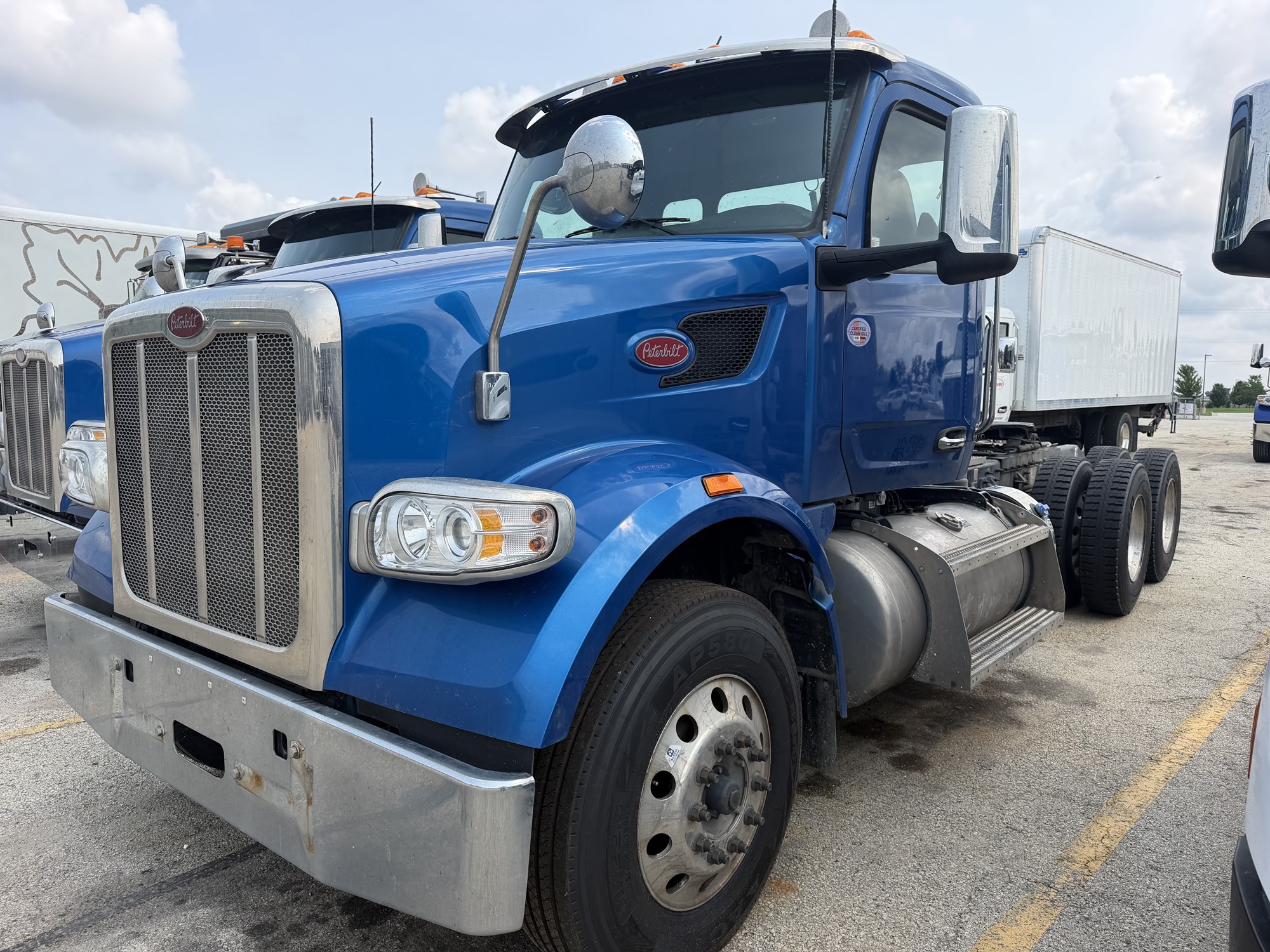 2025 Peterbilt 567 in Waukesha — photo 2