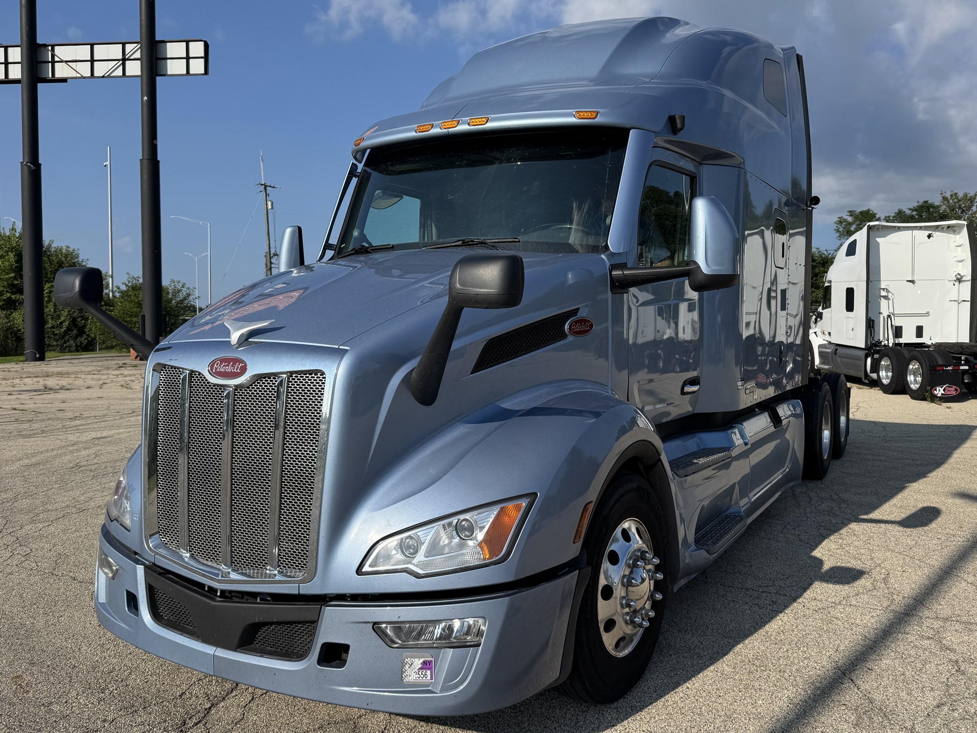 2023 Peterbilt 579 in Wadsworth — photo 2
