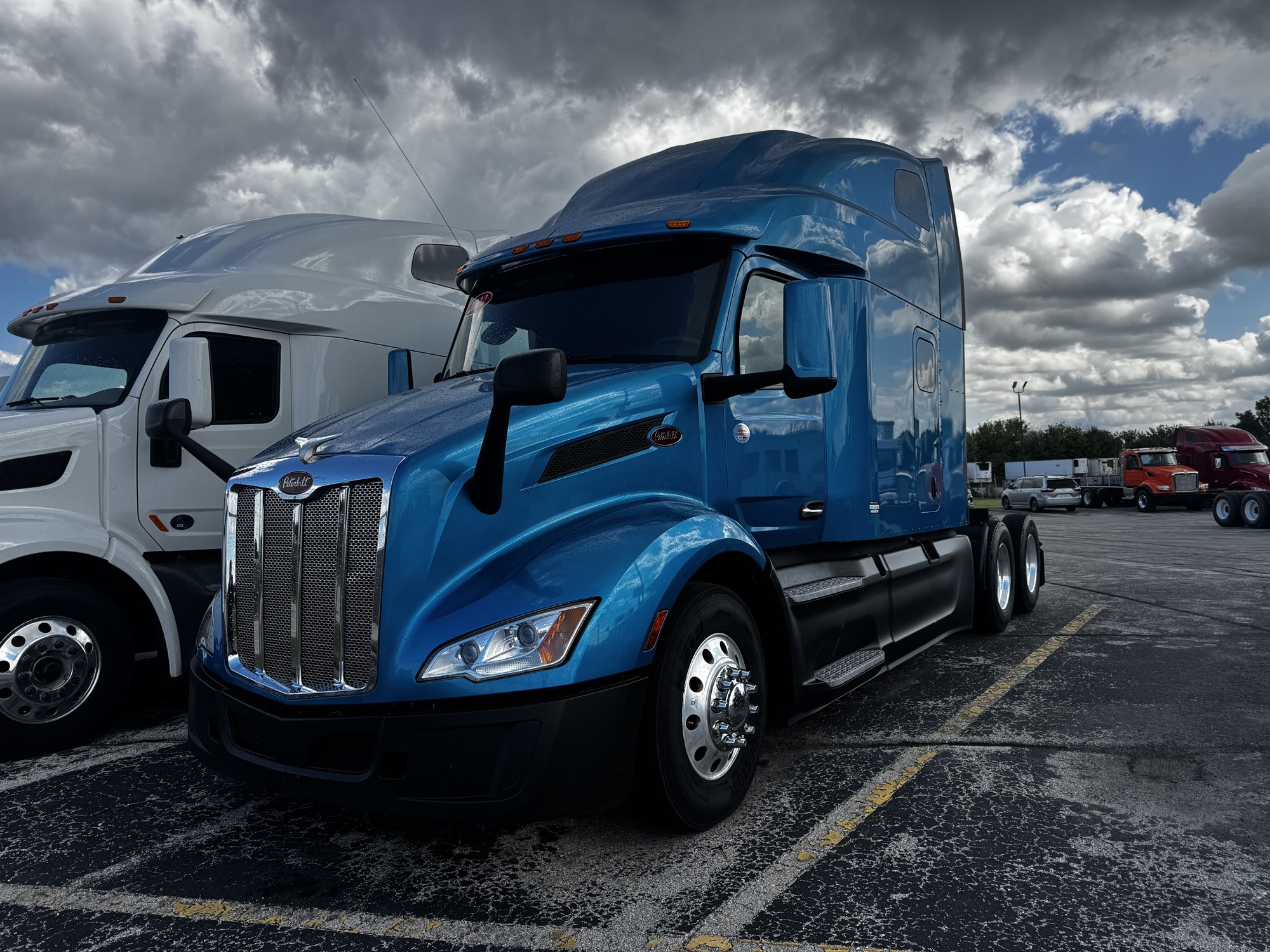 2022 Peterbilt 579 in Wadsworth — photo 2