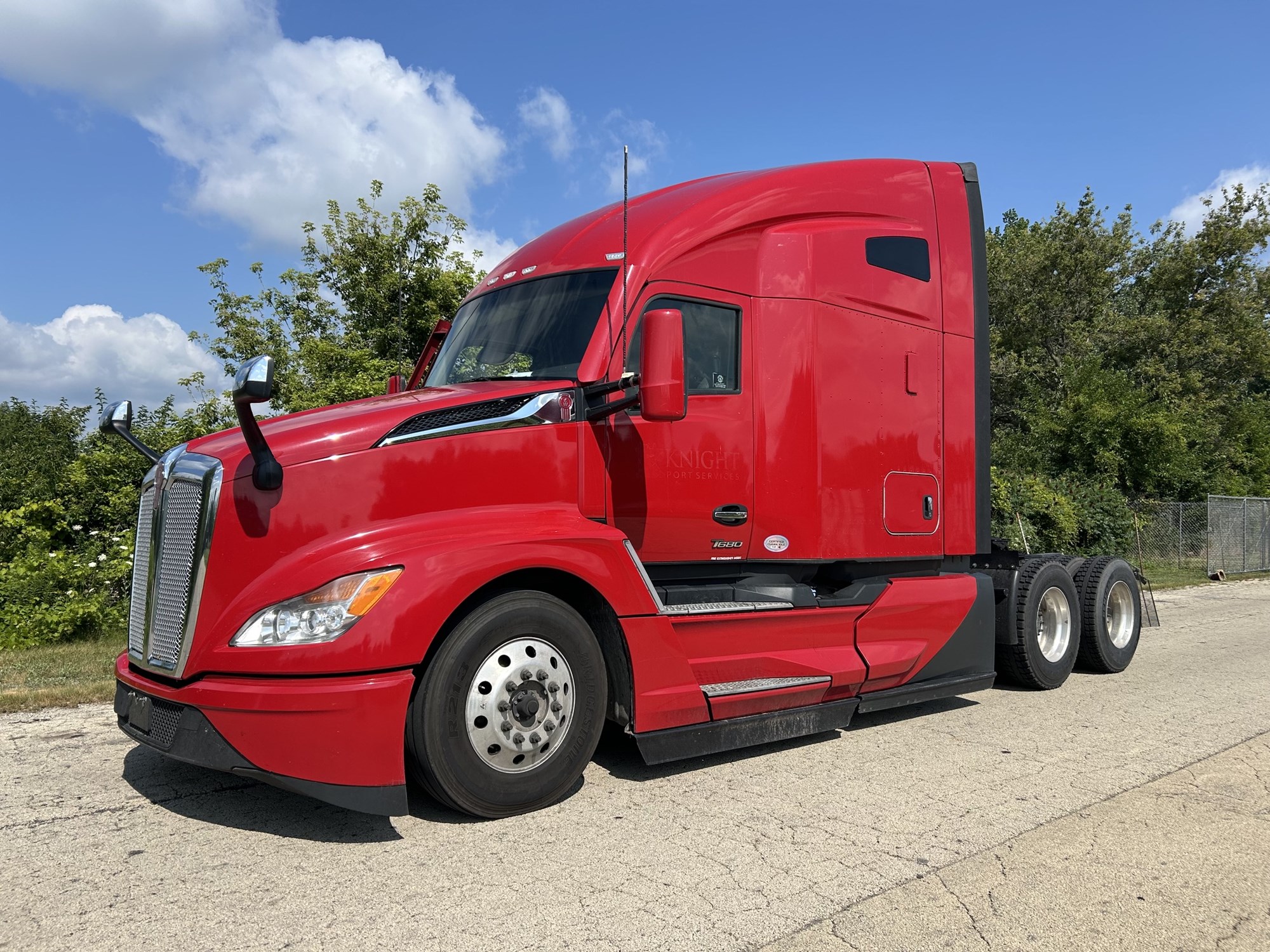 2023 Kenworth T680 in Bolingbrook — photo 2