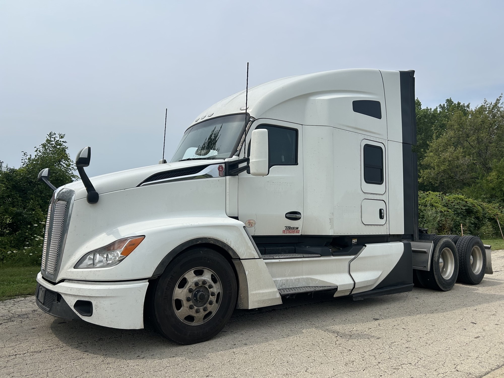 2023 Kenworth T680 in Rockford — photo 2