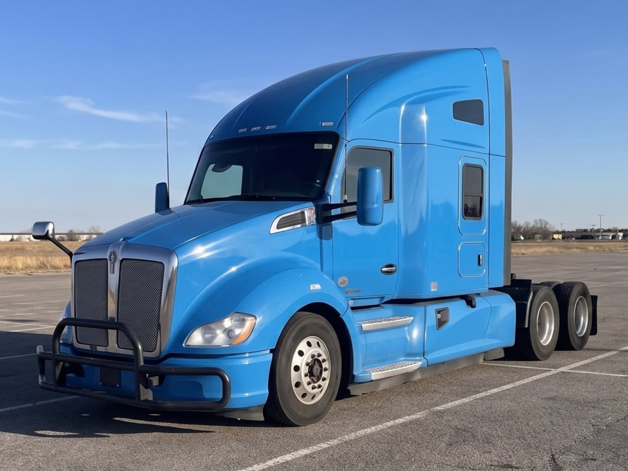 2022 Kenworth T680 in Fort Wayne — photo 2