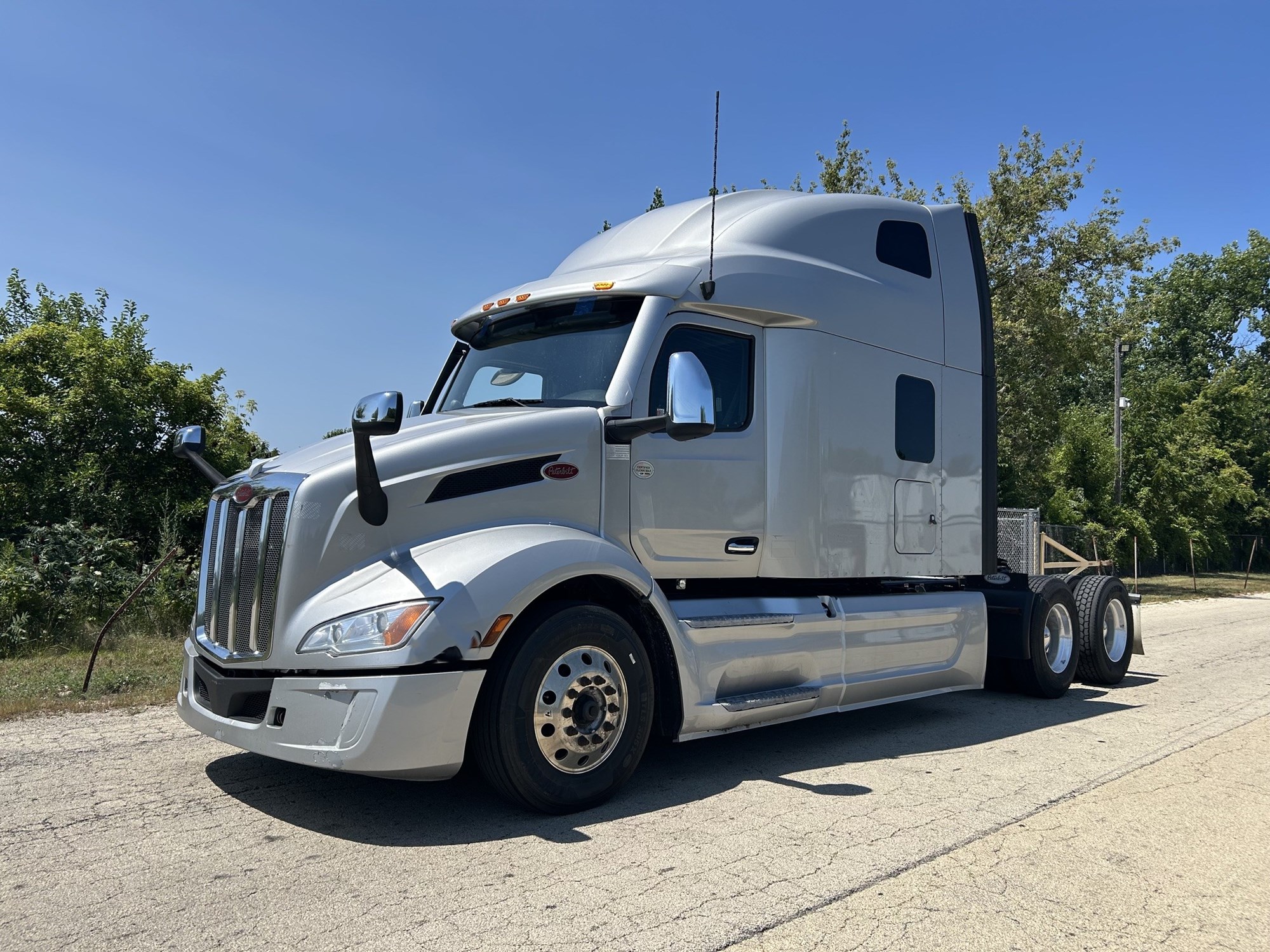 2022 Peterbilt 579 in Rockford — photo 2