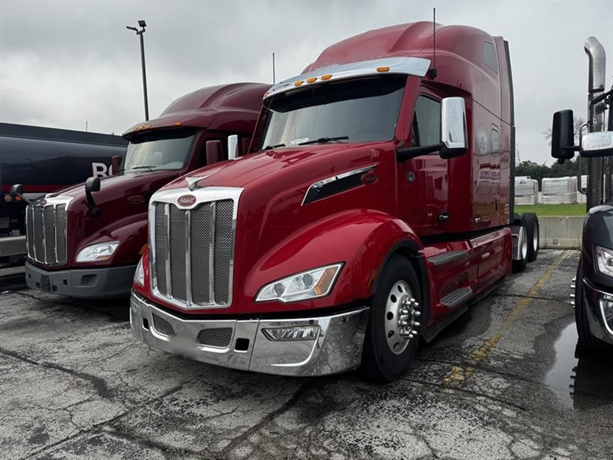 2024 Peterbilt 579 in Green Bay — photo 2
