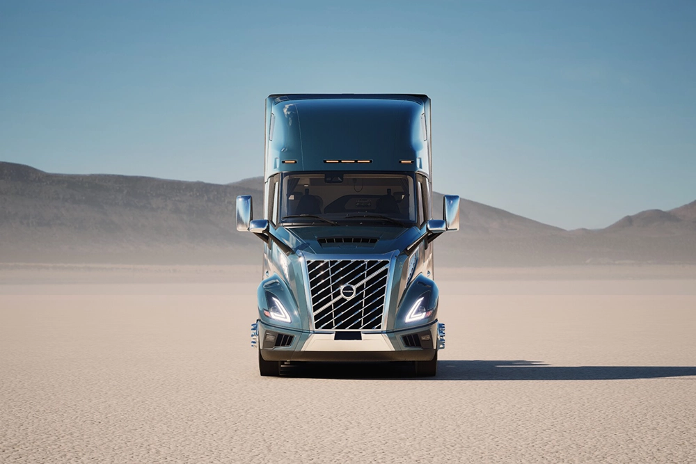 Used Volvo VNL 660 chassis and fairings exterior view