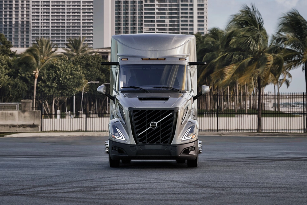 New Volvo VNR 300 chassis and side fairings view