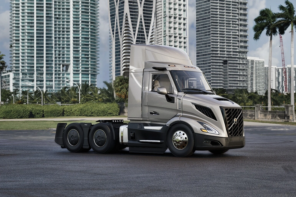 New Volvo VNR 300 day cab exterior view