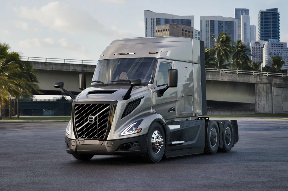 New Volvo VNR 440 regional haul side profile view
