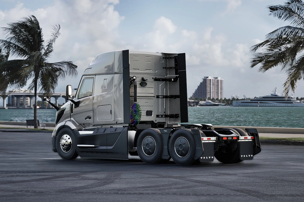 New Volvo VNR 440 rear flat-roof sleeper cab view