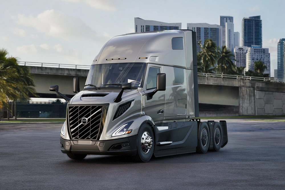 Used Volvo VNL 660 side profile exterior view