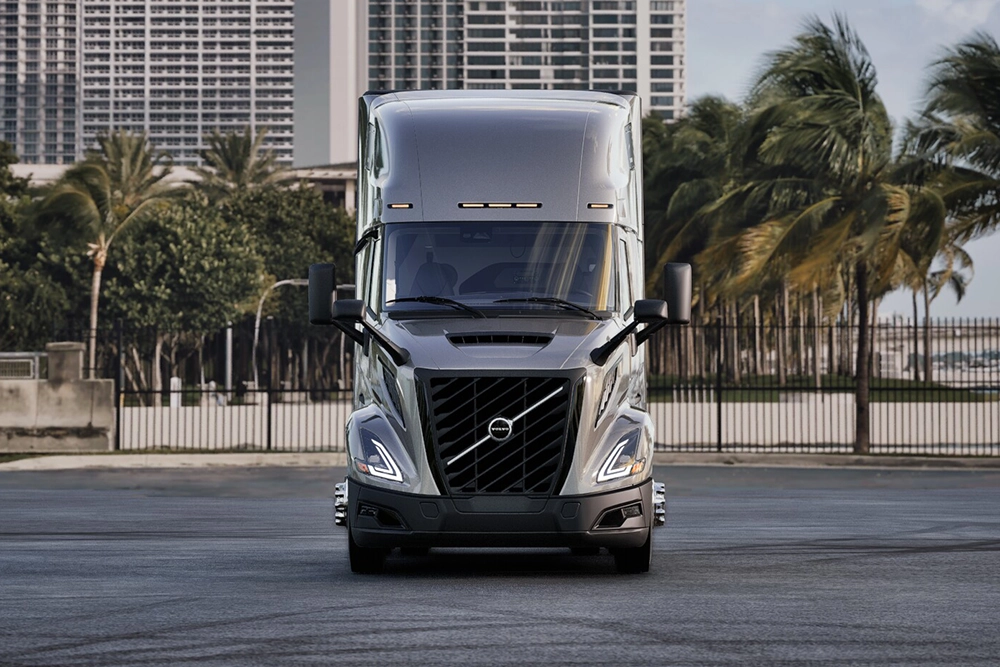 Used Volvo VNL 660 chassis and fairings exterior view