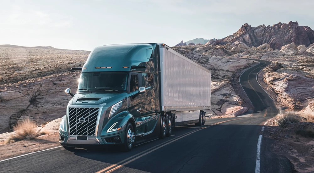 Used Volvo VNL 860 front grille and hood exterior view