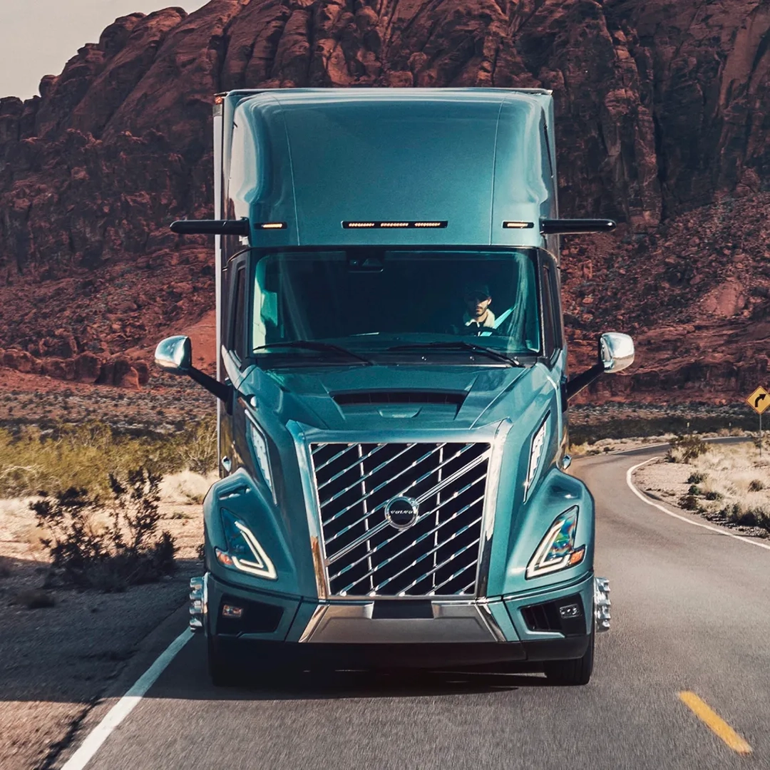Used Volvo VNL 860 side profile exterior view