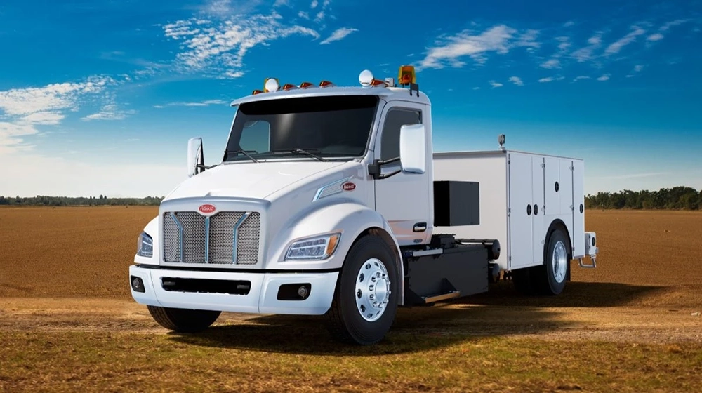New Peterbilt 537EV electric truck side profile and chassis view