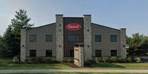 Exterior view of the new JX Truck Center and Peterbilt dealership building in Mokena, IL.